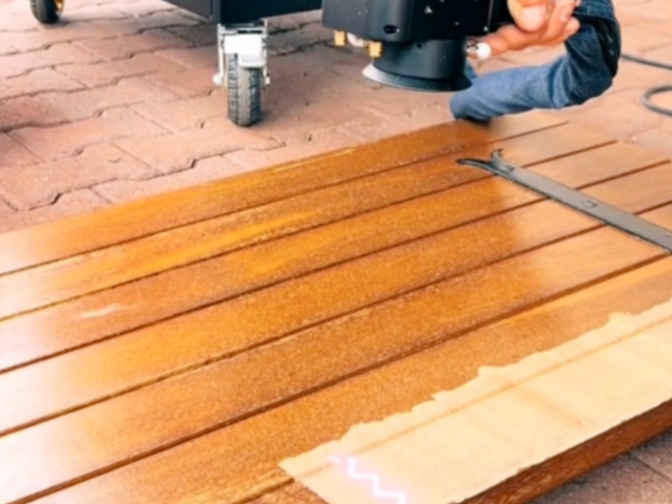 Laser cleaning : créer un business de restauration de meubles en 2025